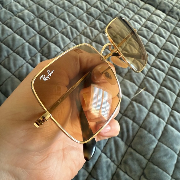 Ray-Ban Gold and Brown Retro Sunglasses - Picture 3 of 7